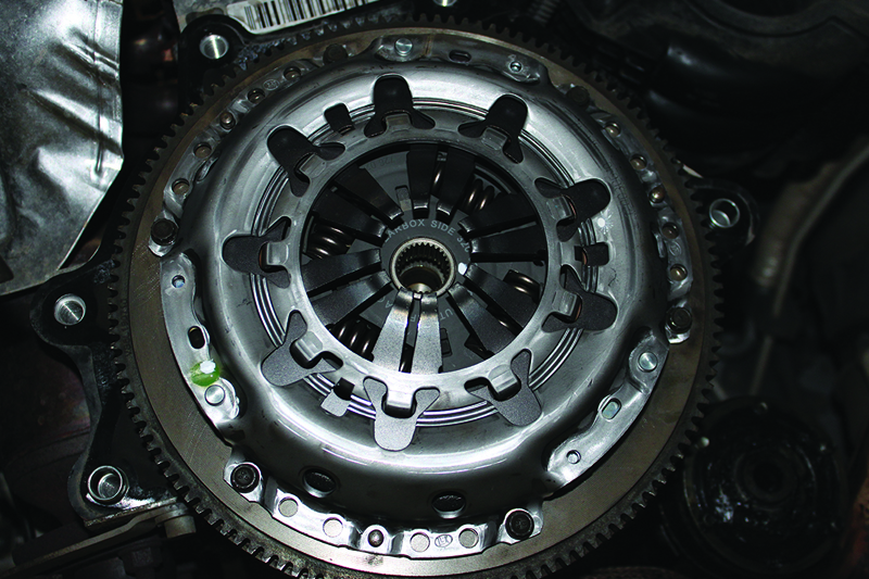 How to fit a Clutch in a Volkswagen Caddy MechanExpert